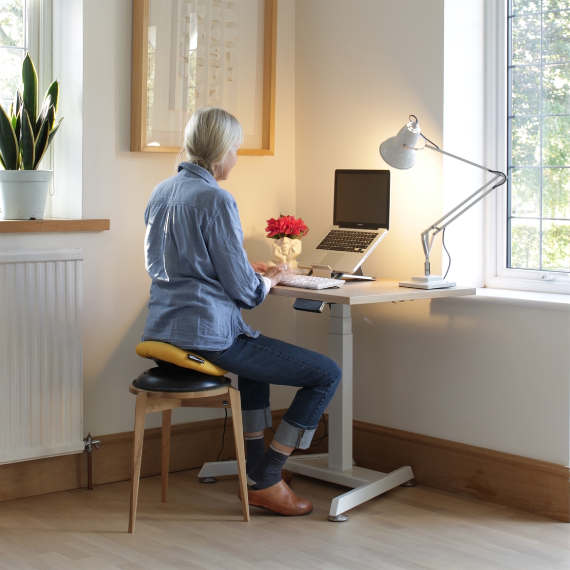 Humantool shop saddle seat